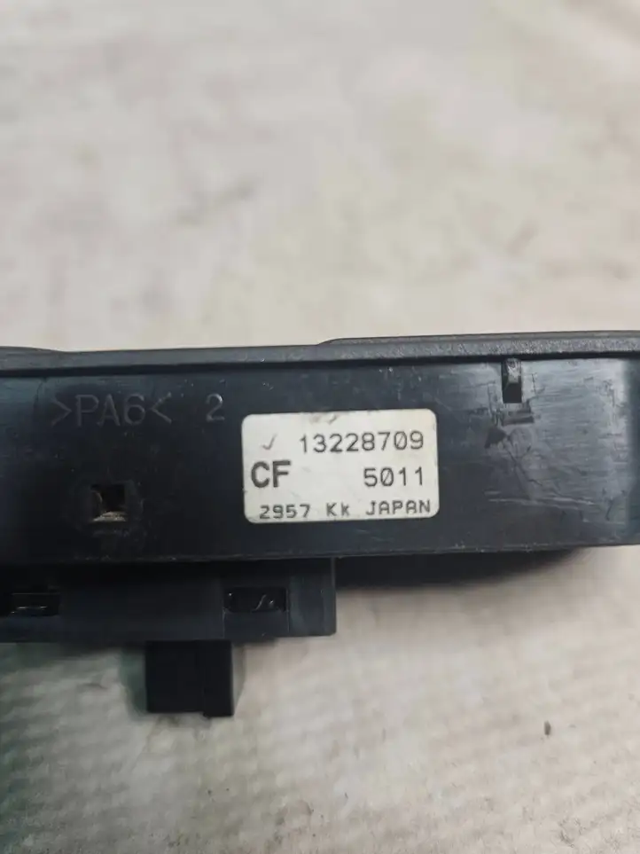 Opel Astra H (2004 - 2009) 13228709 Кнопка стеклоподъемников — фото 3