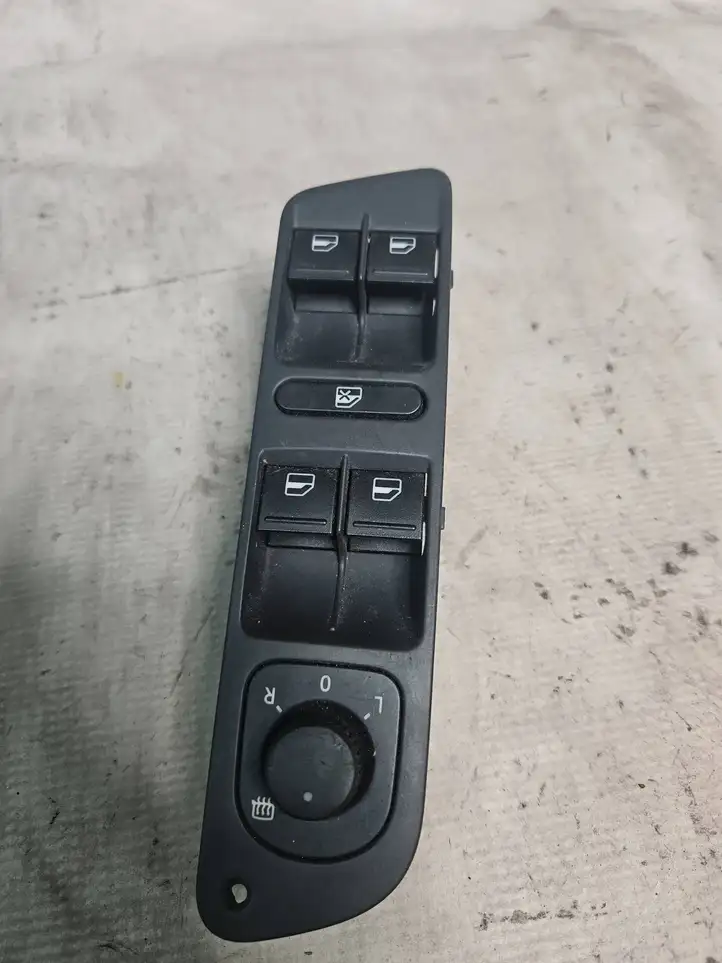 Volkswagen Tiguan (2007 - 2011) 1K4959857B Блок кнопок стеклоподъемников — фото 1