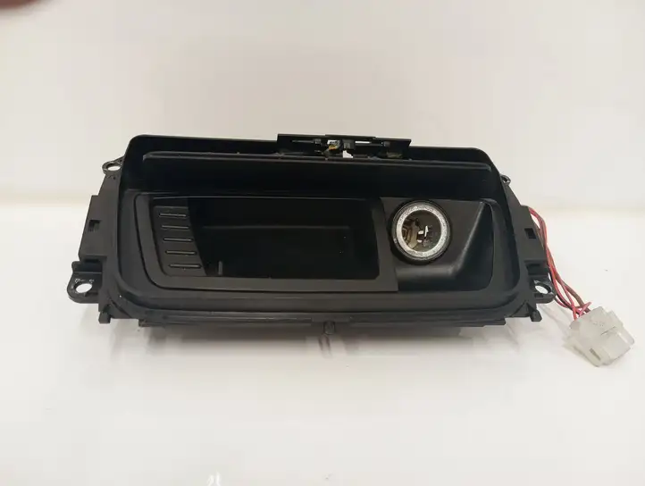 BMW 3 E90 E91 (2005 - 2012) 7129555 Передняя пепельница — фото 1