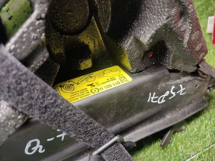 Audi Q7 (2005 - 2009)  7L0011031H Домкрат (данкрат)