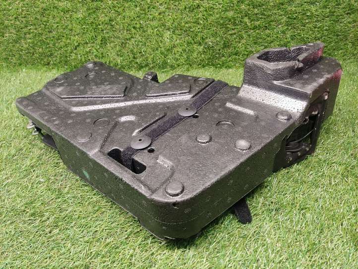 Audi Q7 (2005 - 2009)  7L0011031H Домкрат (данкрат)