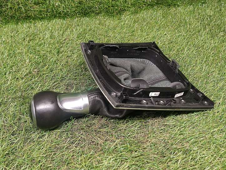 Audi A3/S3 8P (2008 - 2013)  8P0863279A Отделка рычага переключения передач (кожа, головка)