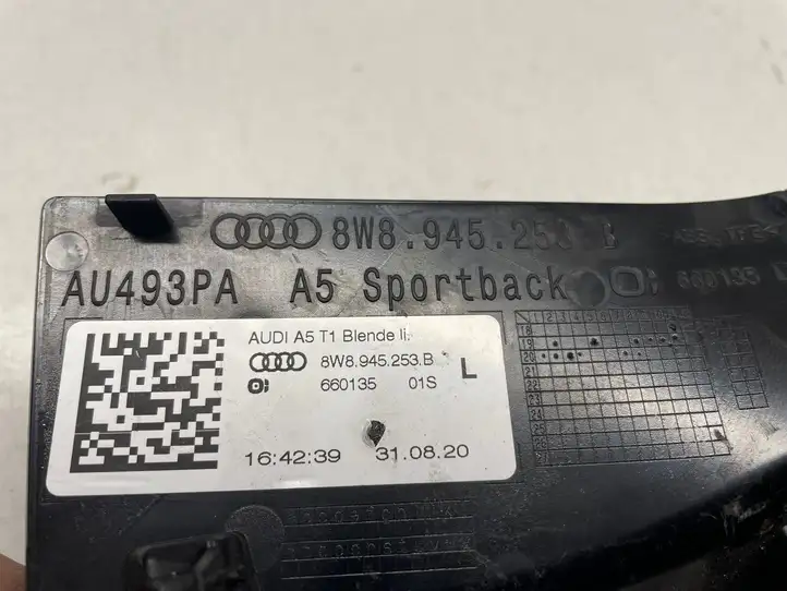 Audi A5 (2016 - ) Отделка (ленточка) заднего фонаря — фото 3