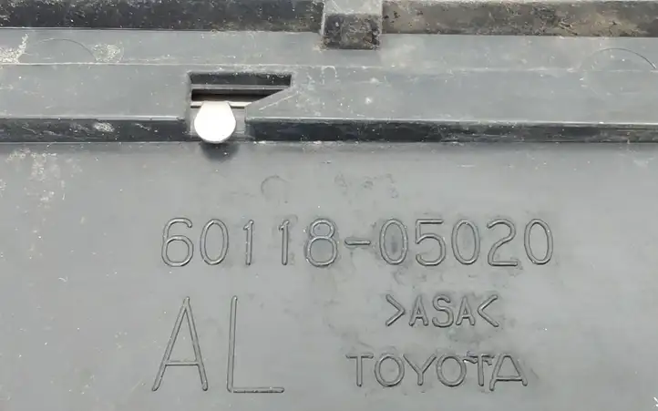 Toyota Avensis T270 (2009 - 2012) 6011805020 Накладка крыла — фото 2