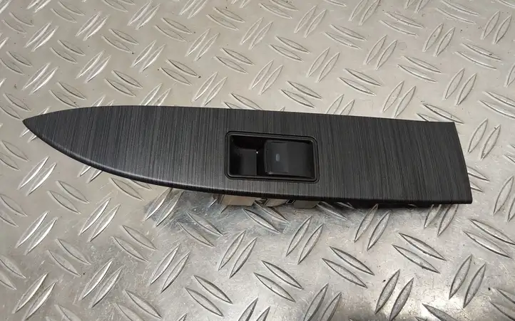 Toyota Avensis T270 (2009 - 2012) 8481005070 Блок кнопок стеклоподъемников — фото 1