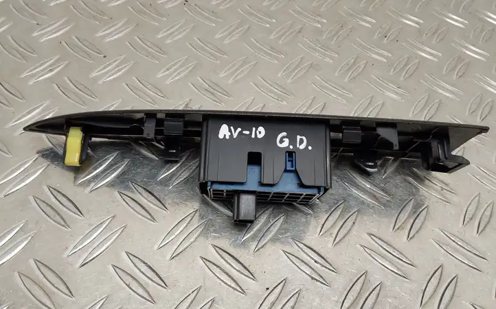 Toyota Avensis T270 (2009 - 2012) 8481005070 Блок кнопок стеклоподъемников — фото 4