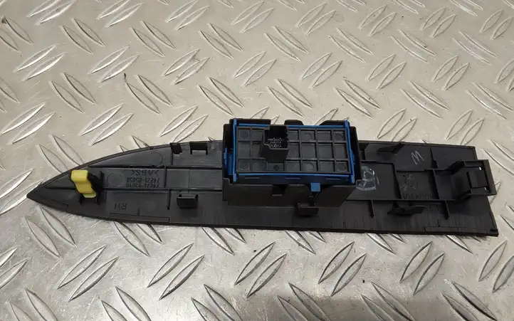 Toyota Avensis T270 (2009 - 2012) 8481005070 Блок кнопок стеклоподъемников — фото 5