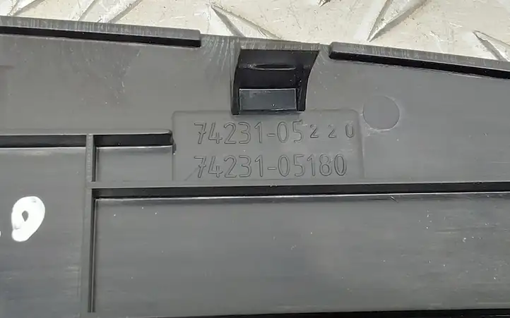 Toyota Avensis T270 (2009 - 2012) 7423105220 Блок кнопок стеклоподъемников — фото 2
