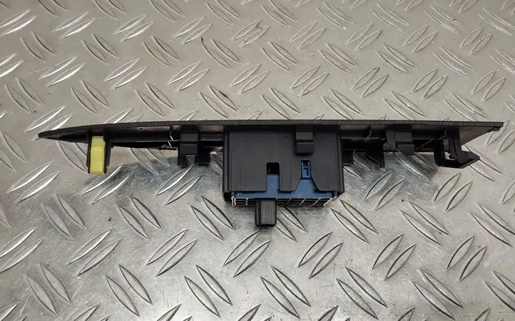 Toyota Avensis T270 (2009 - 2012) 8481005070 Блок кнопок стеклоподъемников — фото 4