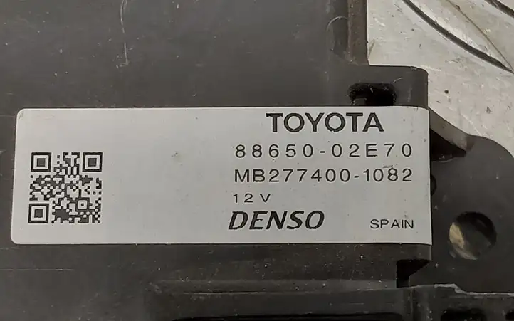 Toyota Auris E180 (2012 - 2018) 8865002E70 Блок управления климат-контролем — фото 3