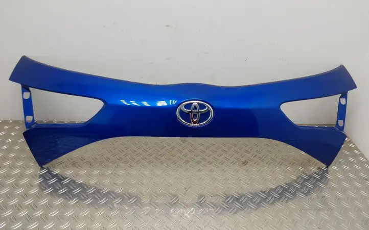 Toyota Yaris (2019 - ) 768010DB20 Подсветка номера — фото 1