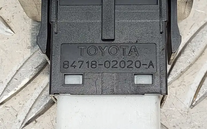 Toyota Auris E180 (2012 - 2018) 8471802020 Кнопка ручного тормоза — фото 2