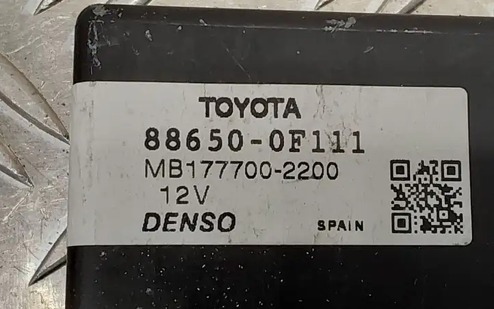 Toyota Verso (2012 - 2015) 886500F111 Блок управления климат-контролем — фото 3