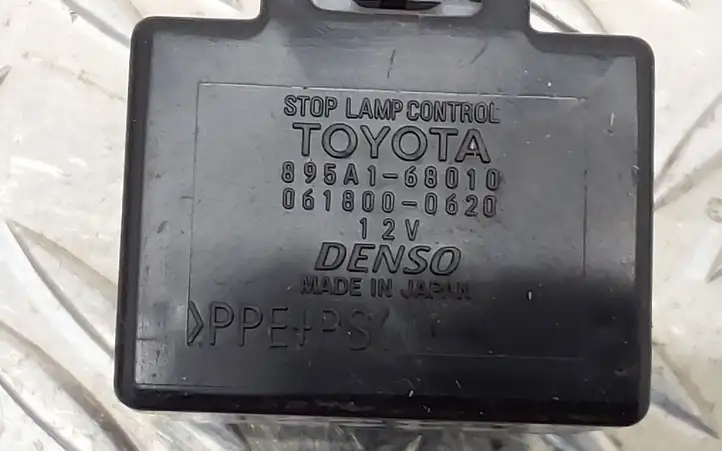 Toyota Verso (2012 - 2015) 895A168010 Реле освещения — фото 2