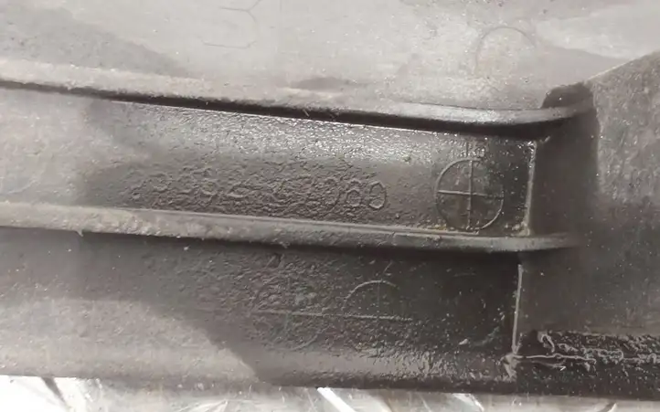 Toyota Prius+ (ZVW40) (2011 - 2018) 6563247060 Отделка заднего порога — фото 2