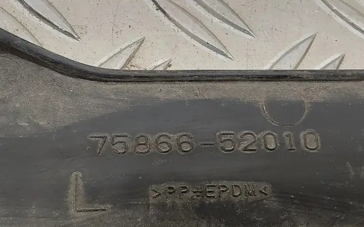 Toyota Yaris Verso (1999 - 2005) 7586652010 Отделка заднего порога — фото 3