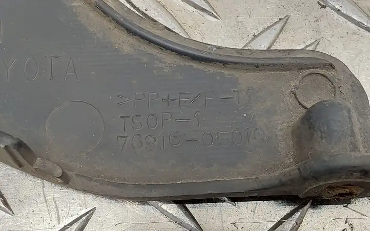 Toyota Avensis T250 (2003 - 2006) 7691605010 Отделка переднего порога — фото 2