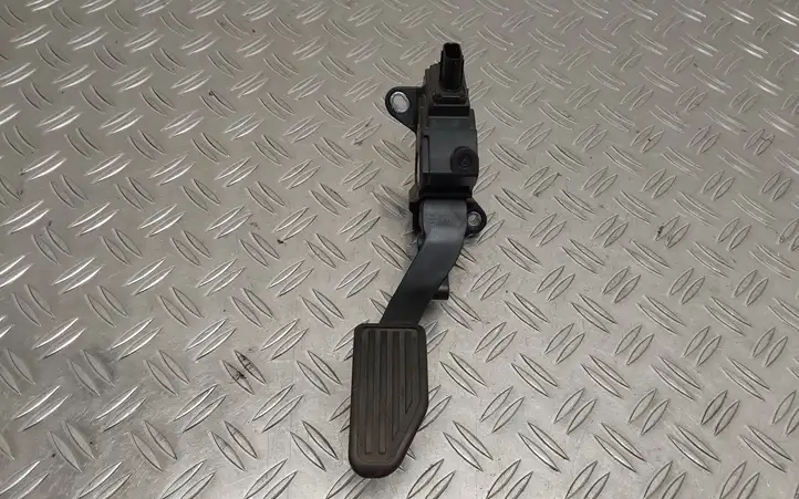 Toyota Yaris (2014 - 2019) 781100D110 Педаль акселератора — фото 5