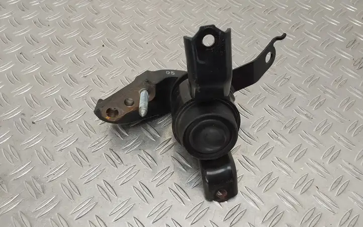 Toyota Yaris (2014 - 2019) Опора двигателя — фото 4