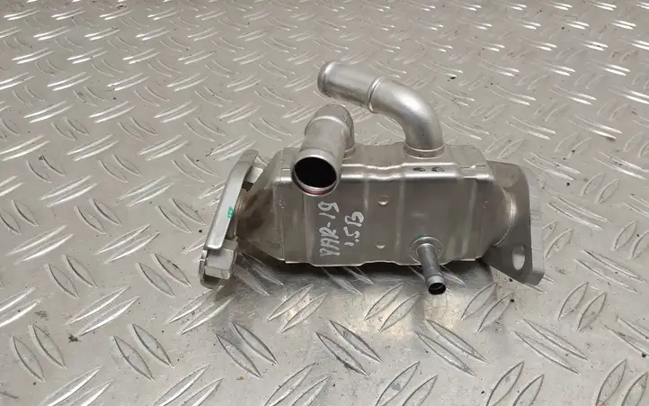 Toyota Yaris (2014 - 2019) 2568047012 Охладитель клапана EGR — фото 1
