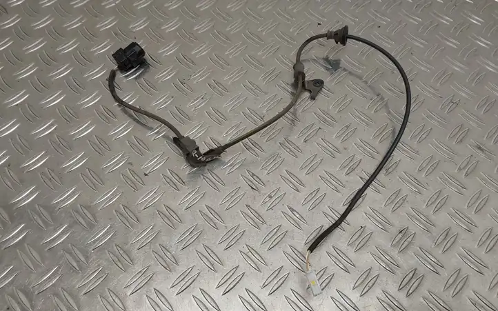 Toyota Yaris (2014 - 2019) Проводка заднего датчика ABS — фото 1