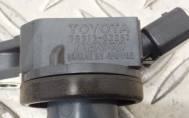 Toyota Yaris (2014 - 2019) 9091902257 Катушка зажигания — фото 4