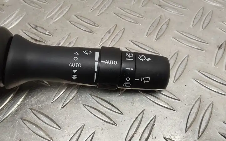 Toyota Yaris (2014 - 2019) 0D190 Переключатель стеклоочистителей — фото 2