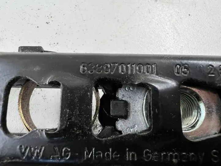 Volkswagen Golf VII (2013 - 2019) 8v0857819 Регулятор ремня безопасности — фото 3