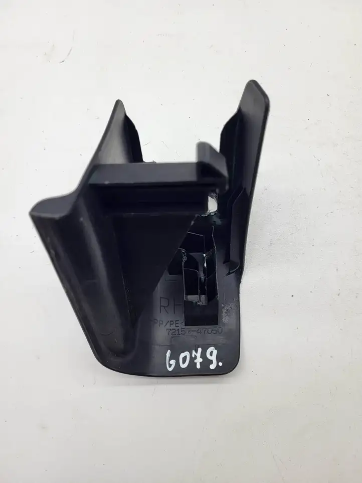 Toyota Prius+ (ZVW40) (2011 - 2018) 7215747050 Прочие детали салона — фото 2
