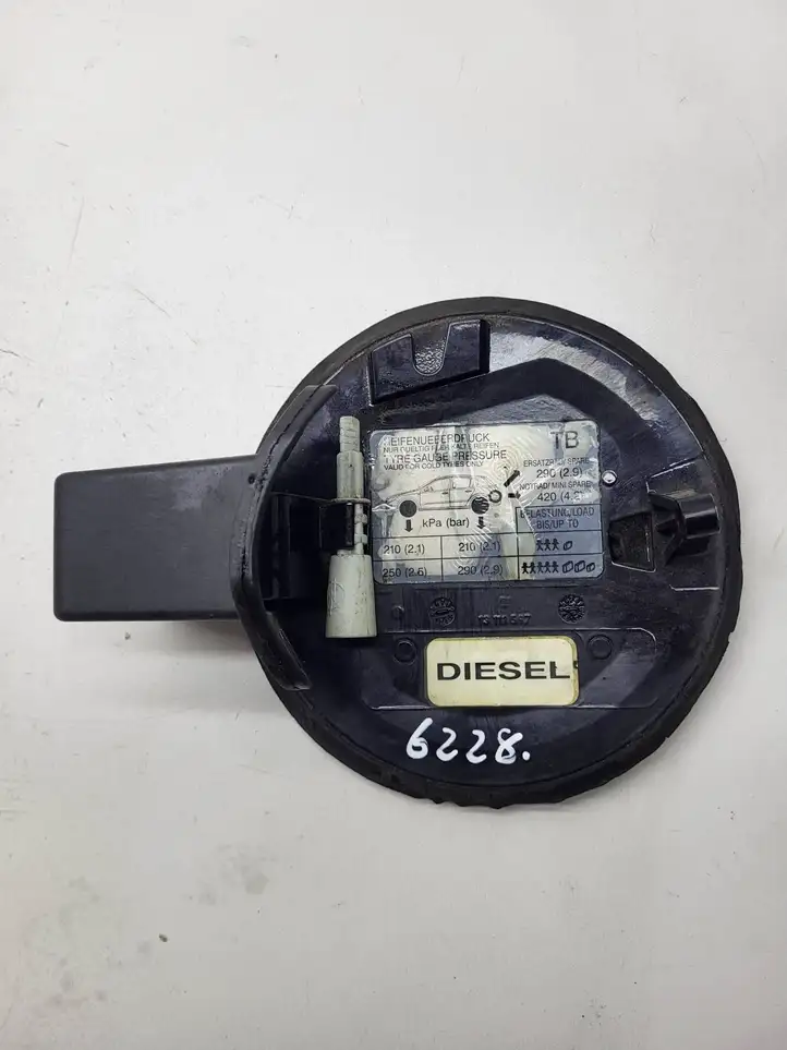 Opel Astra H (2004 - 2009) 13111596 Крышка топливного бака — фото 3