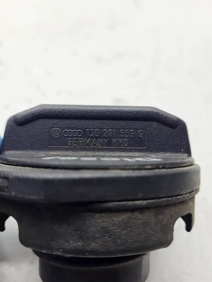Audi A4 S4 B6 8E 8H (2000 - 2006) 1J0201533G Крышка топливного бака — фото 2