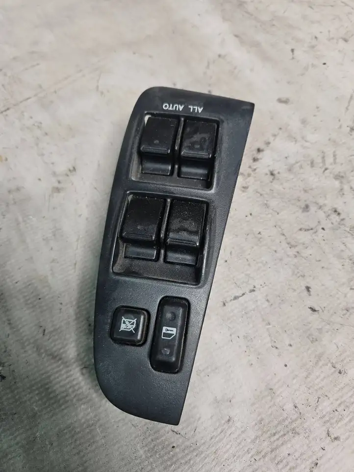Toyota Avensis T250 (2006 - 2009) 8480205210B0 Блок кнопок стеклоподъемников — фото 1