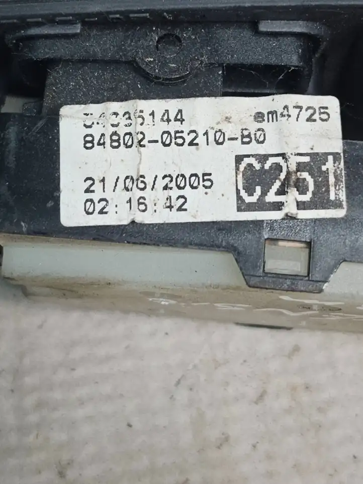 Toyota Avensis T250 (2006 - 2009) 8480205210B0 Блок кнопок стеклоподъемников — фото 3