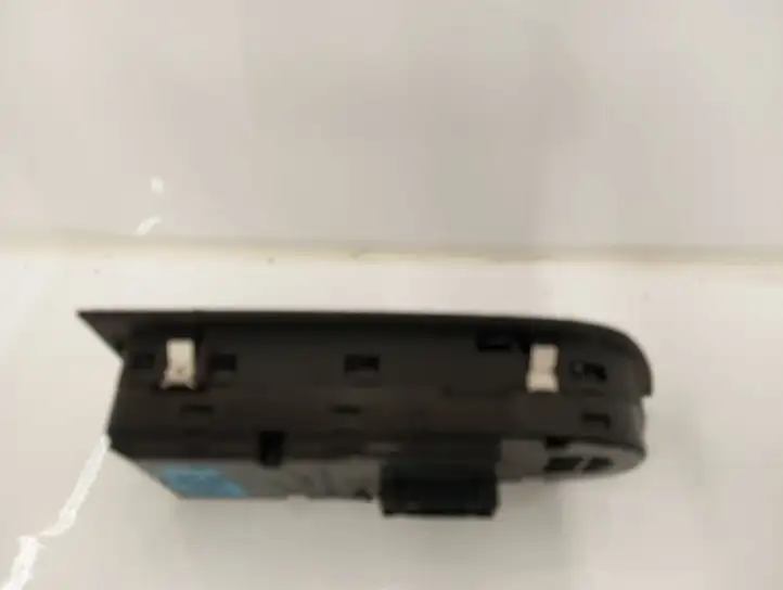 BMW 3 E90 E91 (2005 - 2012) 6948623 Кнопка стеклоподъемников — фото 2