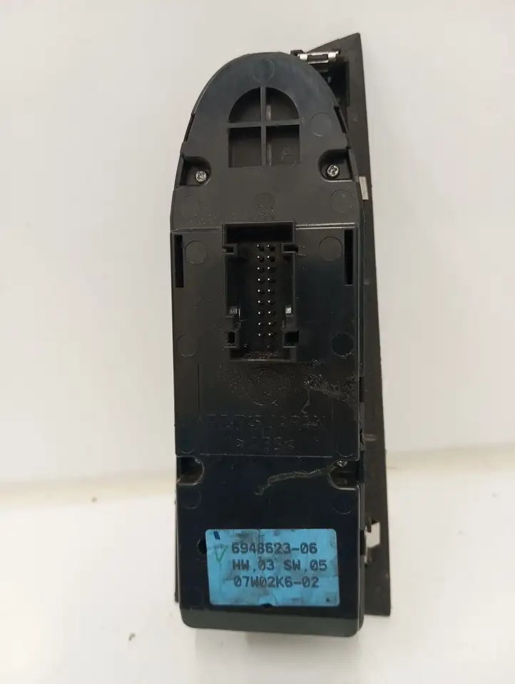 BMW 3 E90 E91 (2005 - 2012) 6948623 Кнопка стеклоподъемников — фото 4