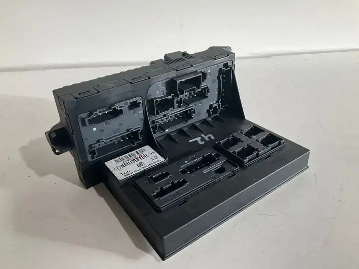Mercedes-Benz E W211 (2002 - 2009) 2115453101 Блок предохранителей — фото 2