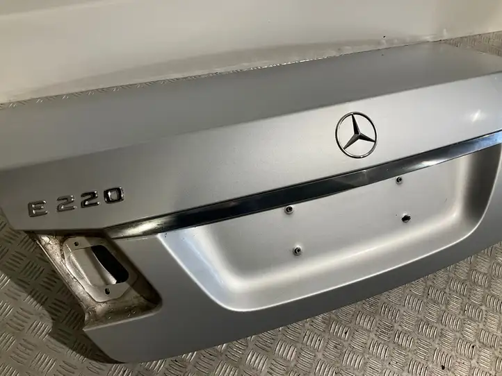 Mercedes-Benz E W212 (2009 - 2016) Крышка багажника — фото 2