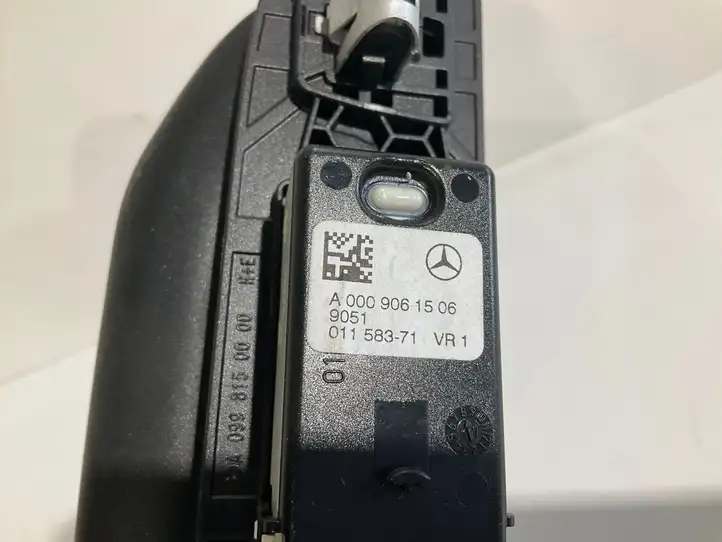 Mercedes-Benz E W213 (2016 - ) A0009061506 Потолочная ручка задняя — фото 3