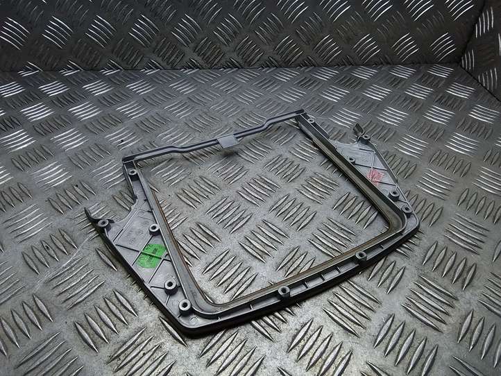 BMW 7 E65 E66 (2001 - 2008)  4784809213F2 Другая центральная деталь консоли (туннеля)