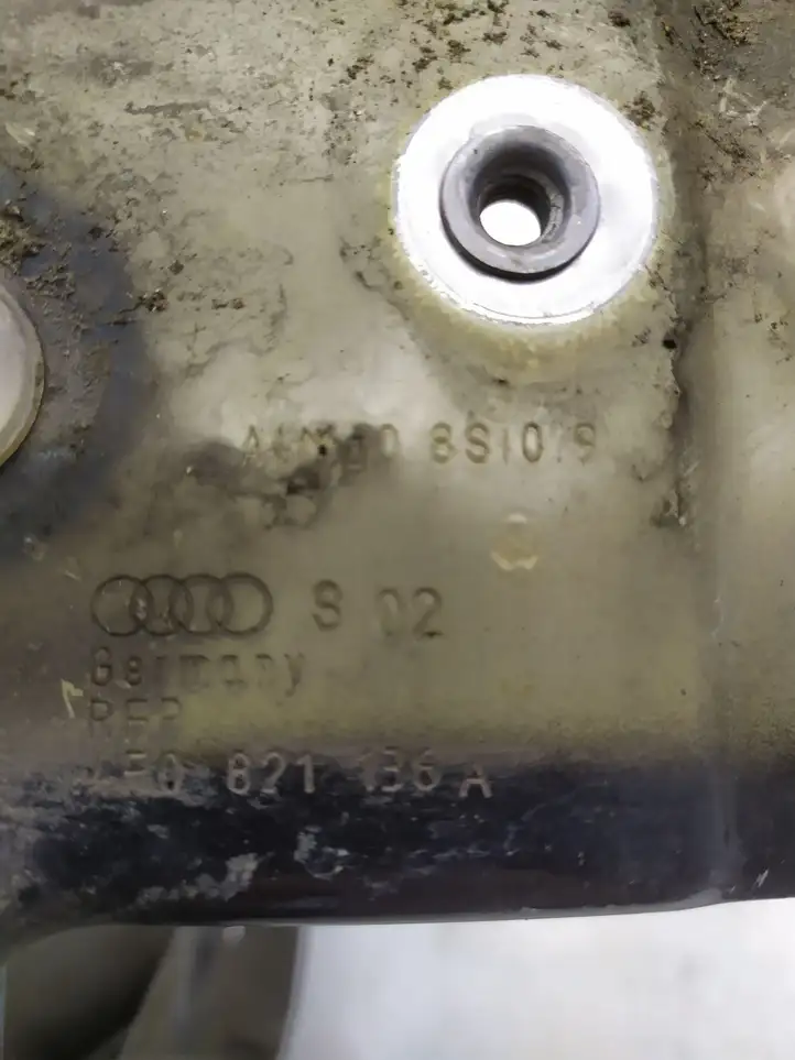 Audi A6 S6 C6 4F (2008 - 2011) 4F0821136A Крепление крыла — фото 2