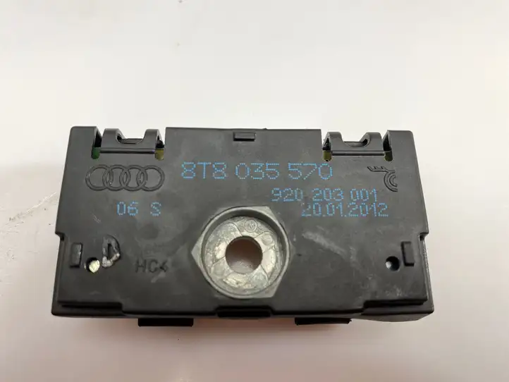Audi A6 C7 (2011 - 2014) 8T8035570 Усилитель антенны — фото 2