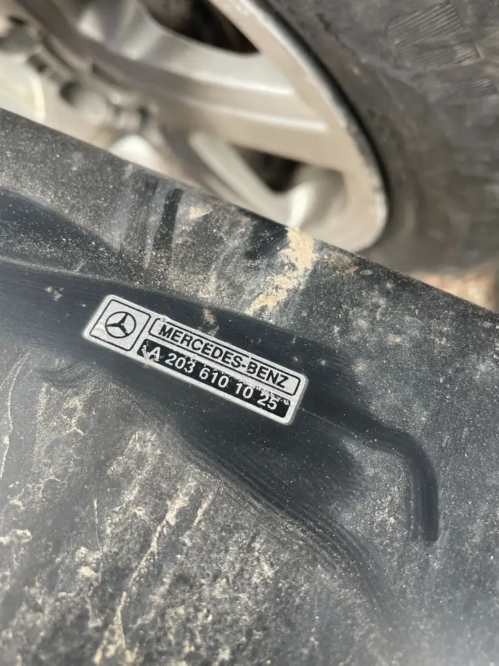 Mercedes-Benz C W203 (2000 - 2007) A2036101025 Комплект буксировочного крюка — фото 2