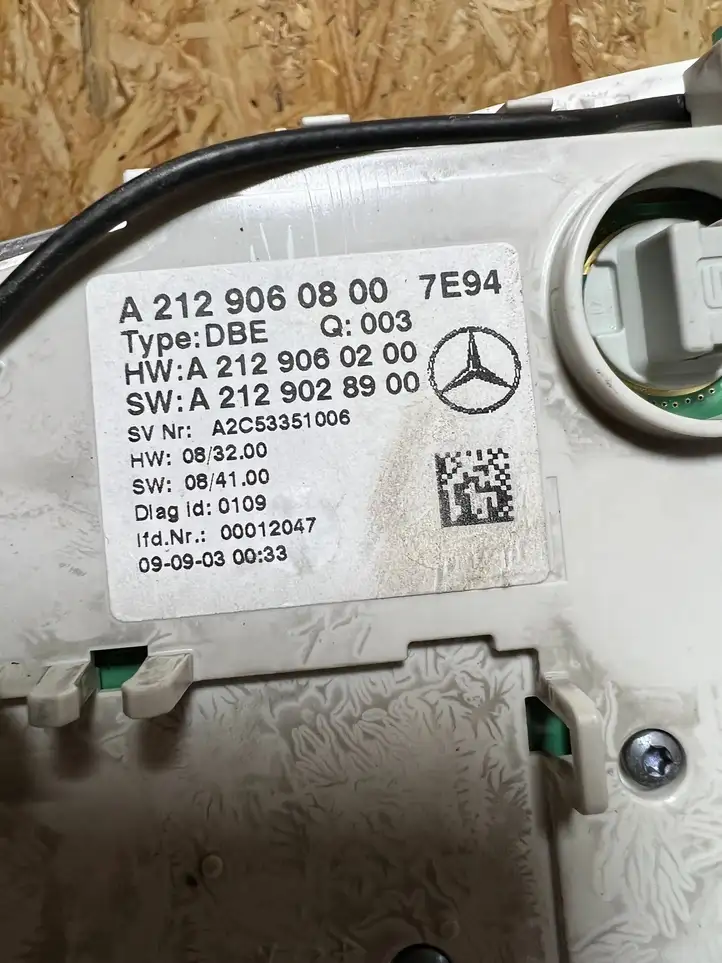 Mercedes-Benz E W212 (2009 - 2016) A2129060200 Передняя подсветка — фото 2
