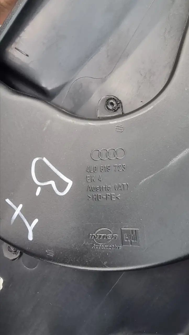 Audi Q7 4L (2009 - 2015) 4L0819723 Нижняя обшивка стойки B — фото 2