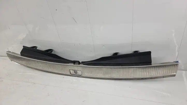 Audi Q7 4L (2009 - 2015) 4L0864483 Отделка порога багажника — фото 4