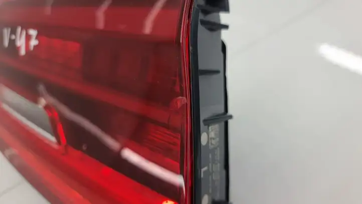BMW 5 G30 G31 (2016 - ) 630341 Задний фонарь в крышке багажника — фото 2