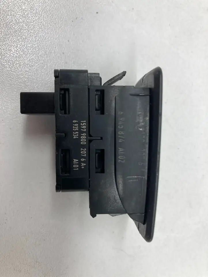 BMW 3 E90 E91 (2005 - 2012) 6945874 Кнопка стеклоподъемников — фото 2