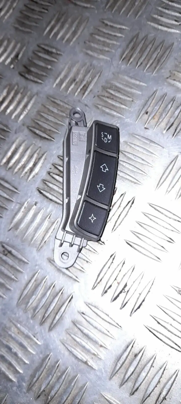 BMW 7 E65 E66 (2001 - 2008) 6911586 Кнопки на рулевом колесе — фото 1