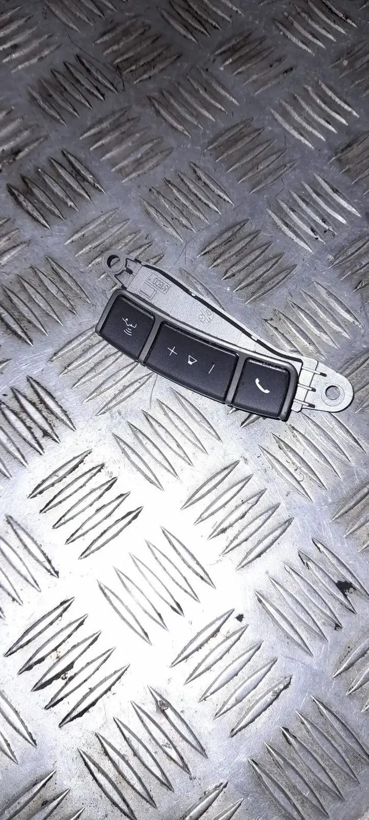 BMW 7 E65 E66 (2001 - 2008) 6911585 Кнопки на рулевом колесе — фото 1