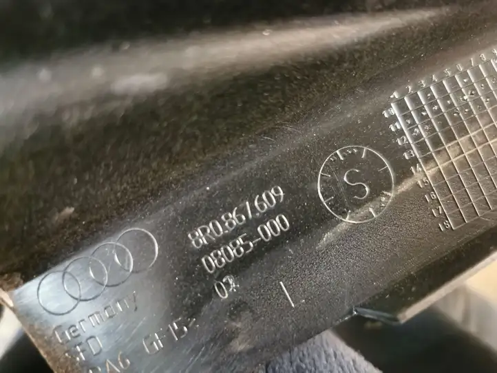 Audi Q5 SQ5 (2012 - 2017) 8R0867609 Накладка стекла передней двери — фото 2